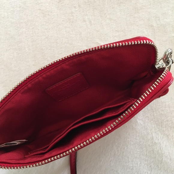 Coach wristlet - Picture 6 of 8